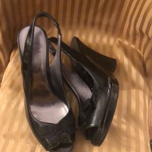 Black wedge shoes